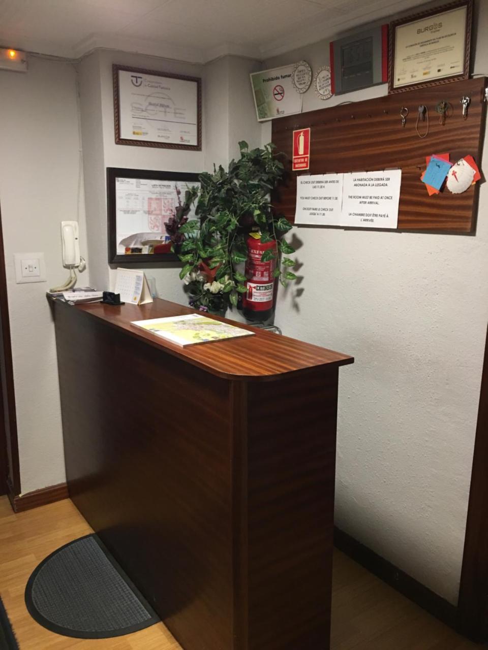 Hostal Hilton Burgo エクステリア 写真